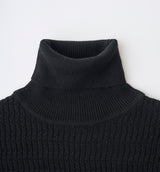 CABLE PATTERNED TURTLE NECK KNIT(受注予約受付終了)