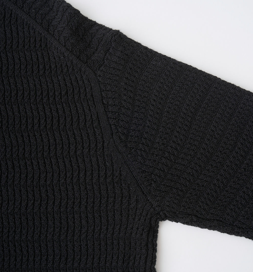 ABYTS TURTLE NECK KNIT ブラック 3 CABLE PATTERNED TURTLE NECK KNIT(受注予約受付終了) – ABYTS