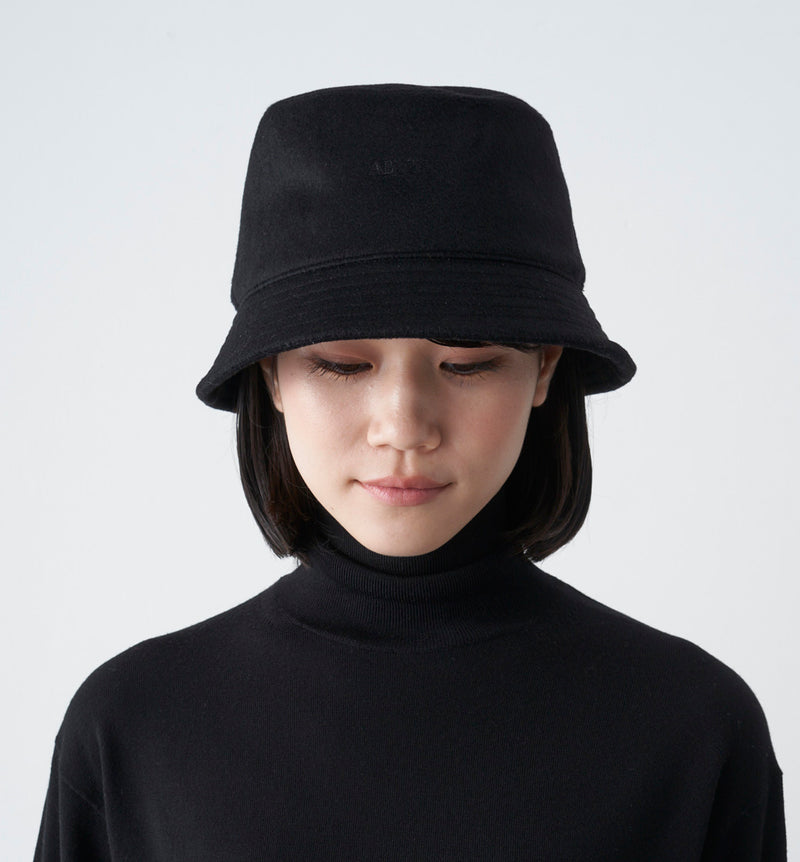 CASHMERE BUCKET HAT